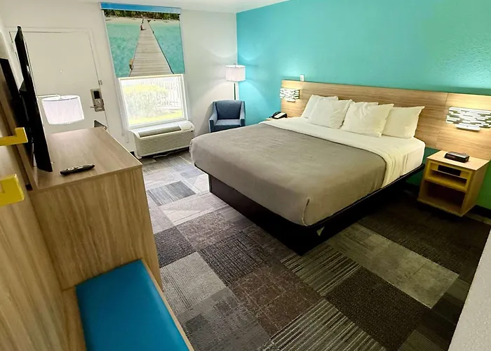 Days Inn By Wyndham Eglin Afb